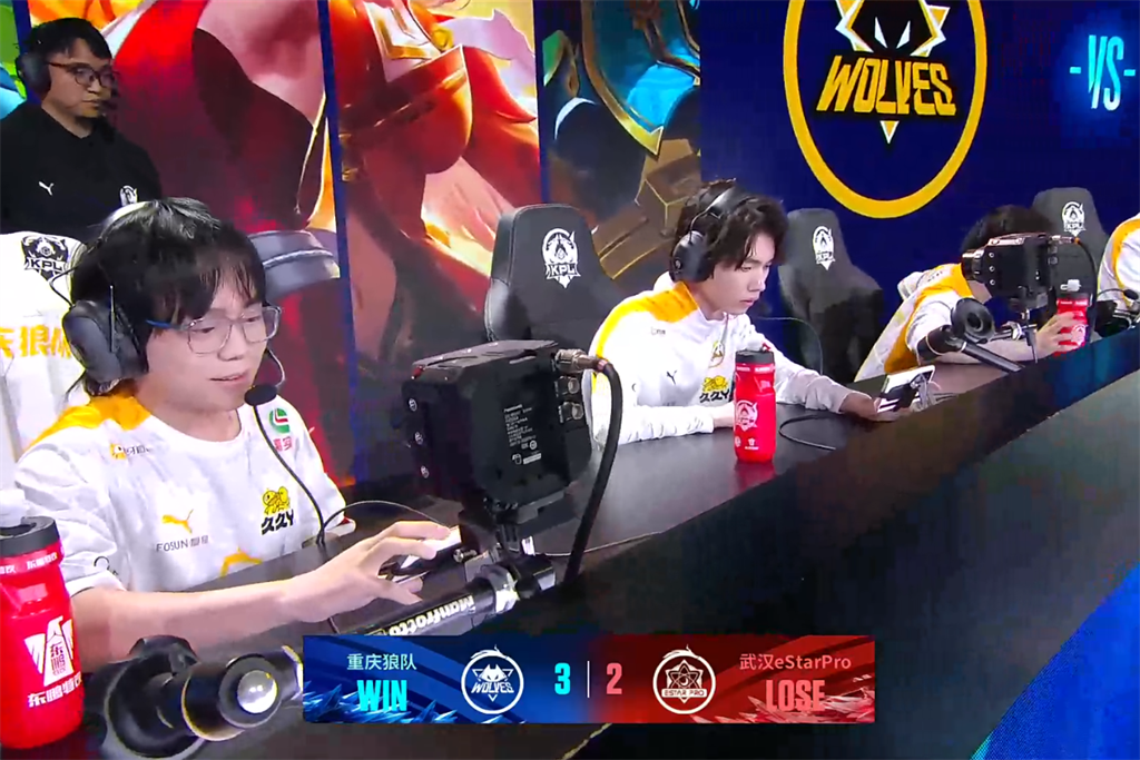 云贵朱雀队鏖战荆楚战狼队,拉力赛巡回赛火力全开,转换速度占优。团队防守值得称道的简单介绍 云贵朱雀队鏖战荆楚战狼队,拉力赛巡回赛火力全开,转换速度占优。团队防守值得称道的简单介绍