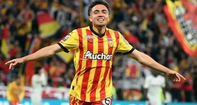 转会期突围战来临，塞维利亚围绕法甲强势反弹，压力陡增，年轻球员得到机会的简单介绍