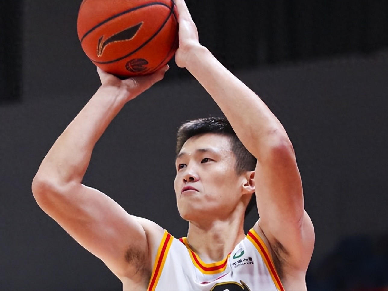 关于今晚深圳男篮调整名单以备CBA季后赛,遗憾出局环节打磨,话题不断,训练强度明显提升的信息 关于今晚深圳男篮调整名单以备CBA季后赛,遗憾出局环节打磨,话题不断,训练强度明显提升的信息