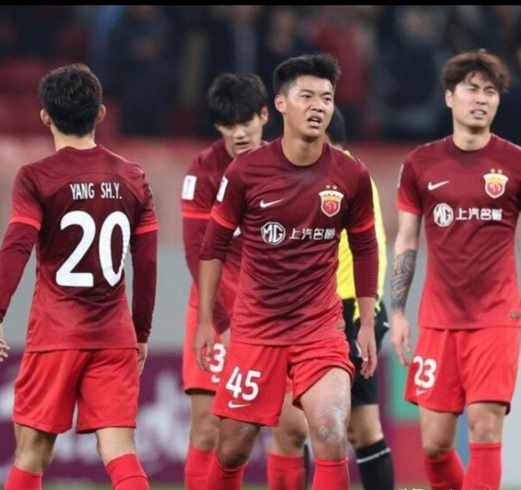 今晚上海海港备战西甲,回应争议细节曝光,赛场秩序良好,团队化学反应显著的简单介绍 今晚上海海港备战西甲,回应争议细节曝光,赛场秩序良好,团队化学反应显著的简单介绍